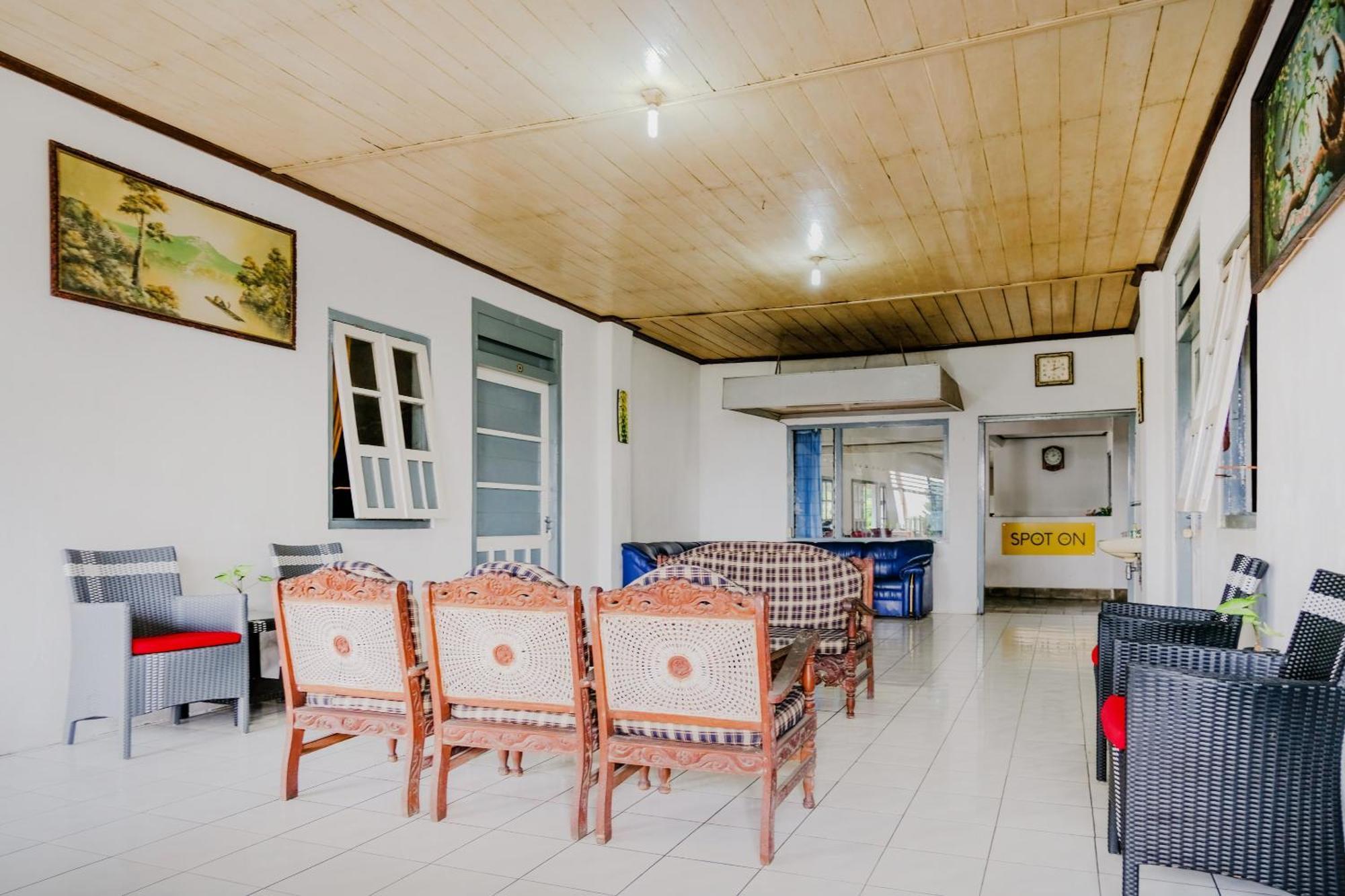 Oyo Life 2638 Hotel Raya Sarangan Exteriér fotografie